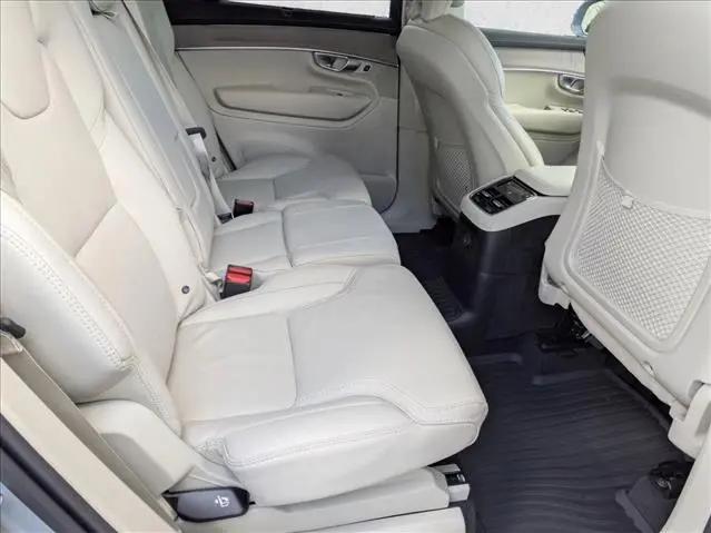 2025 Volvo XC90 Plug-In Hybrid T8 Ultra 7-Seater