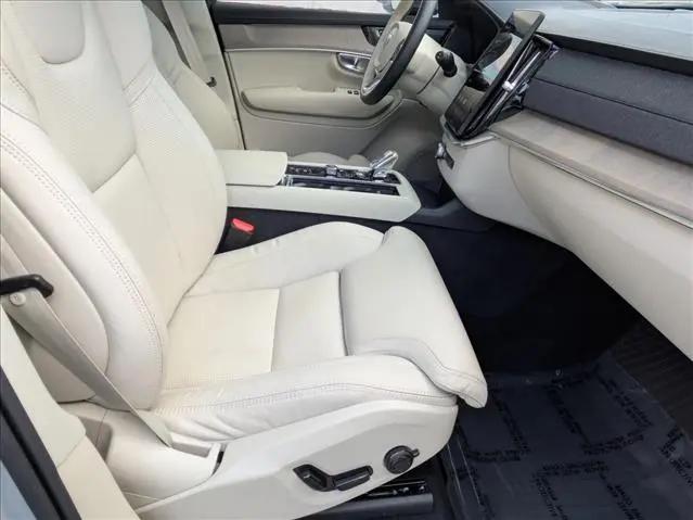 2025 Volvo XC90 Plug-In Hybrid T8 Ultra 7-Seater