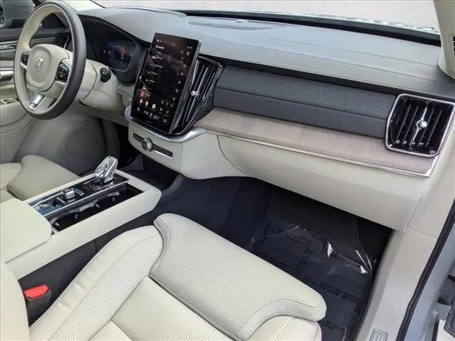 2025 Volvo XC90 Plug-In Hybrid T8 Ultra 7-Seater