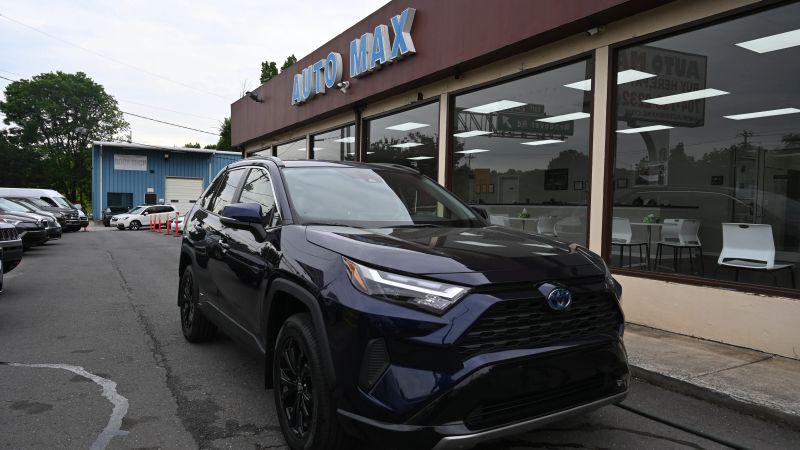 2025 Toyota RAV4 Hybrid XLE