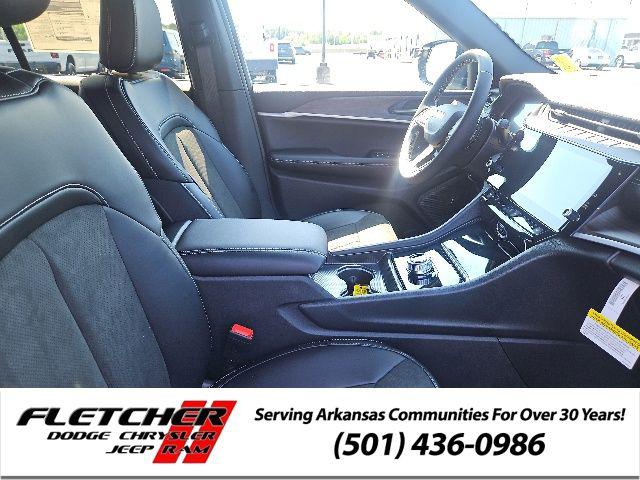 2026 Jeep Grand Cherokee Altitude 4x2