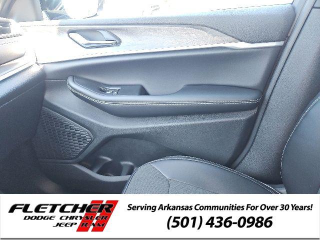 2026 Jeep Grand Cherokee Altitude 4x2