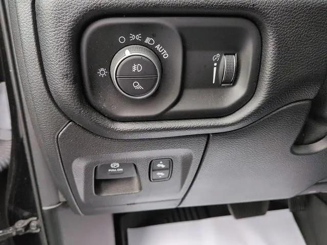 2021 Ram 1500 Big Horn Crew Cab 4x4 5'7" Box
