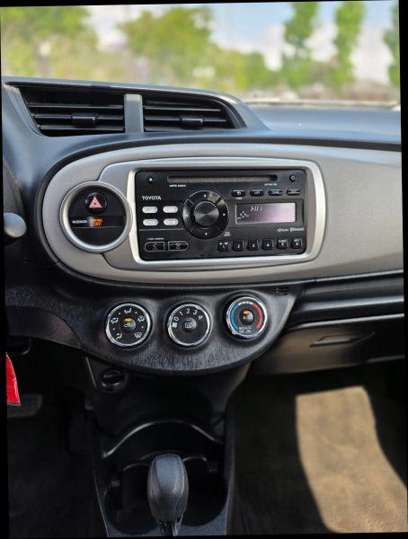 2013 Toyota Yaris LE