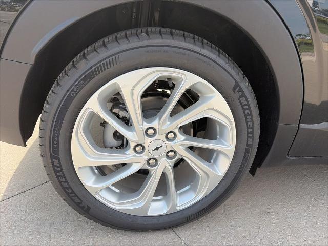 2027 Chevrolet Bolt LT FWD