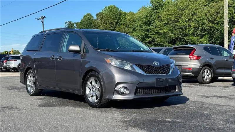 2011 Toyota Sienna SE