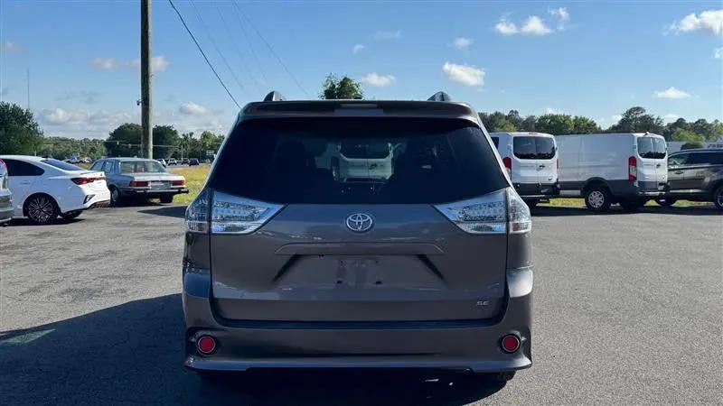 2011 Toyota Sienna SE