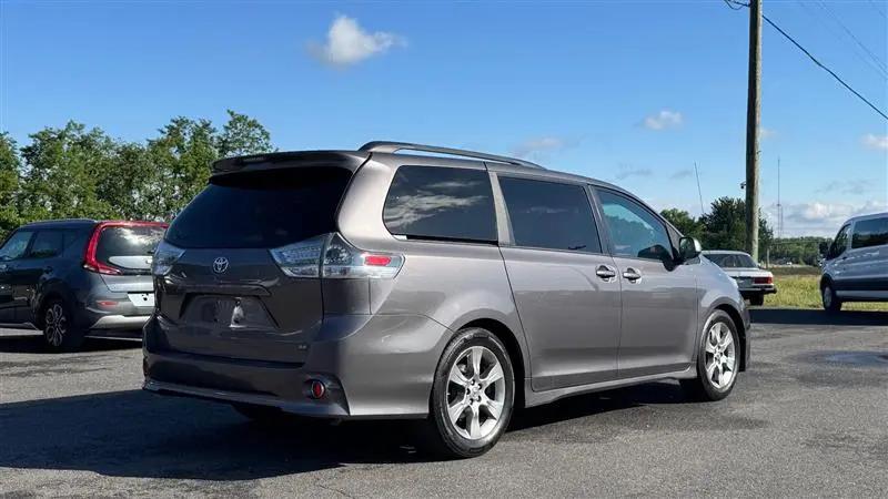 2011 Toyota Sienna SE