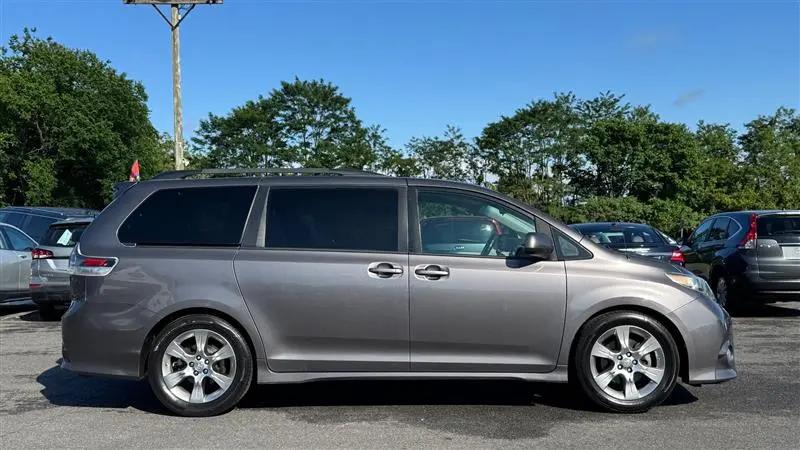 2011 Toyota Sienna SE