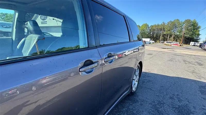 2011 Toyota Sienna SE