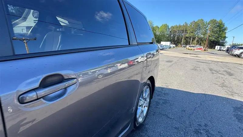 2011 Toyota Sienna SE