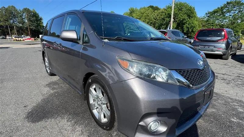 2011 Toyota Sienna SE