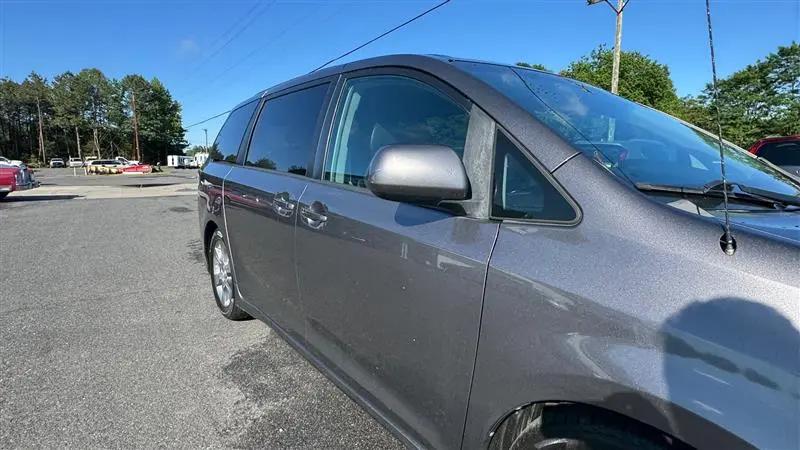 2011 Toyota Sienna SE