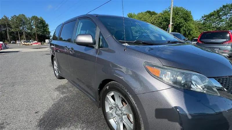 2011 Toyota Sienna SE