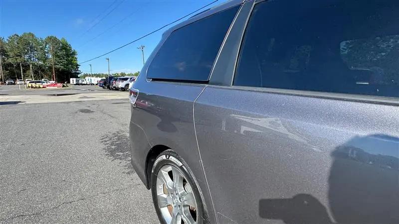 2011 Toyota Sienna SE