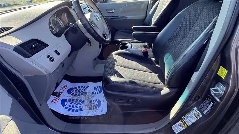 2011 Toyota Sienna SE