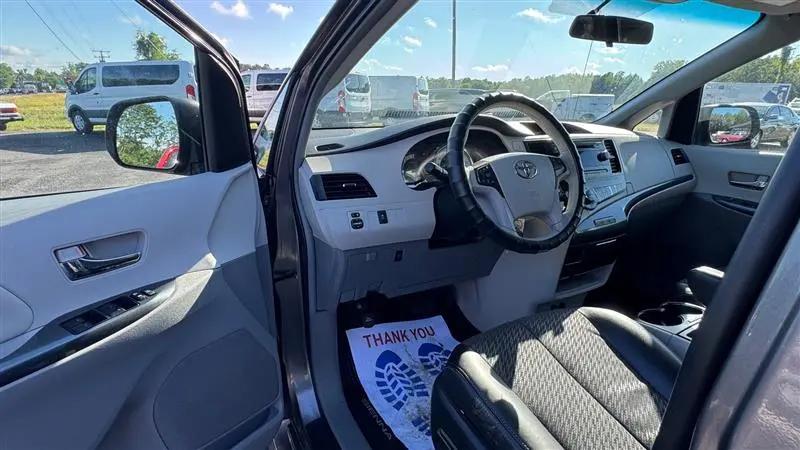 2011 Toyota Sienna SE