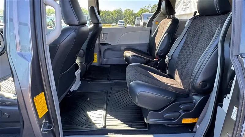 2011 Toyota Sienna SE