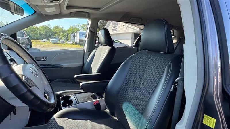 2011 Toyota Sienna SE