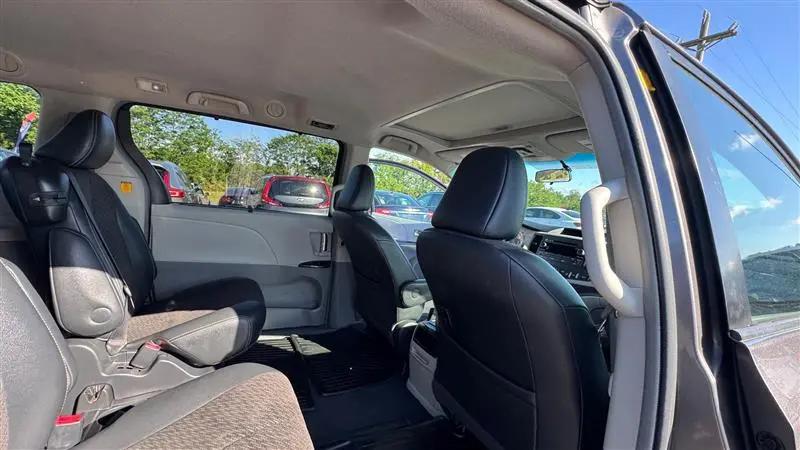 2011 Toyota Sienna SE