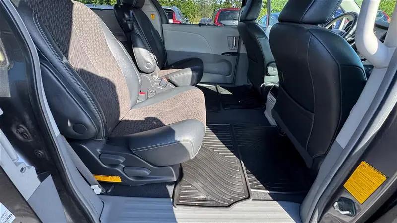 2011 Toyota Sienna SE