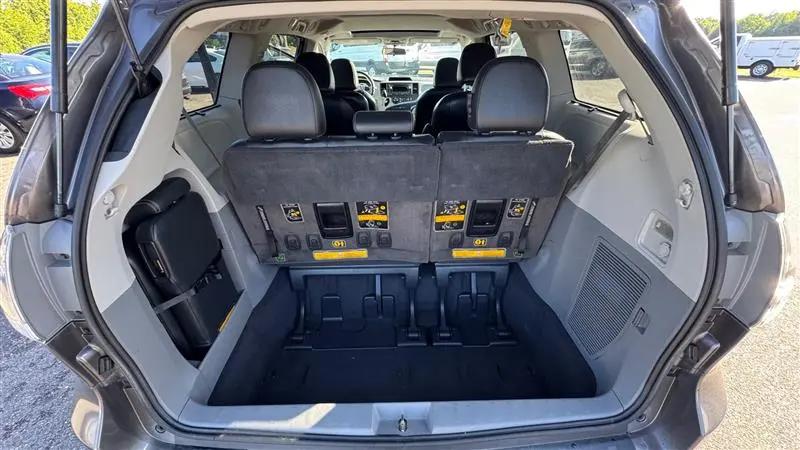 2011 Toyota Sienna SE