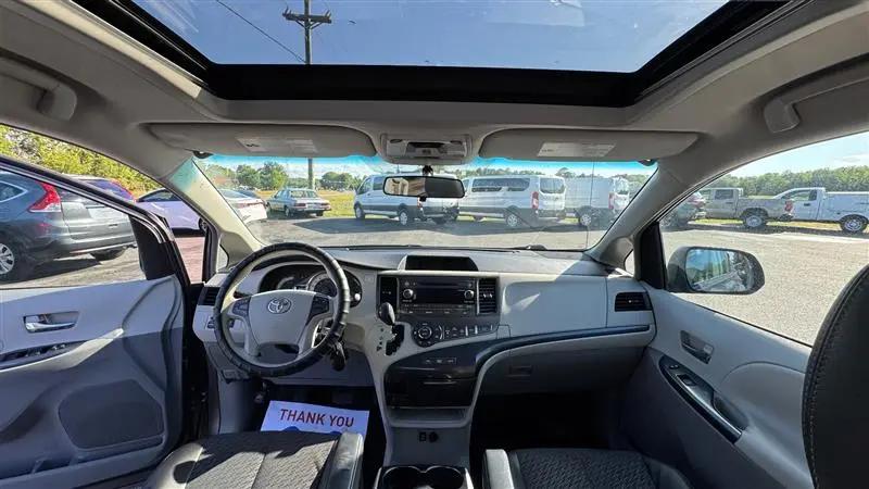 2011 Toyota Sienna SE