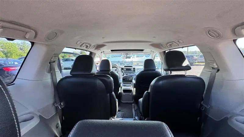 2011 Toyota Sienna SE