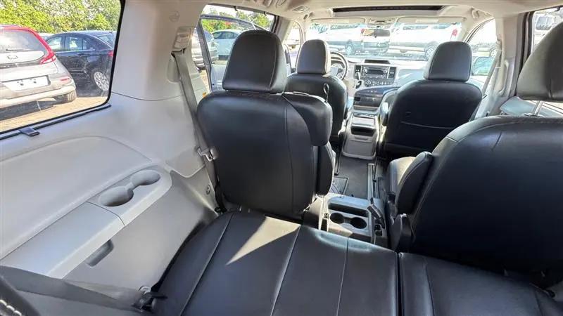 2011 Toyota Sienna SE