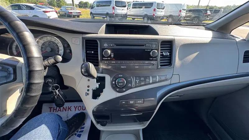 2011 Toyota Sienna SE