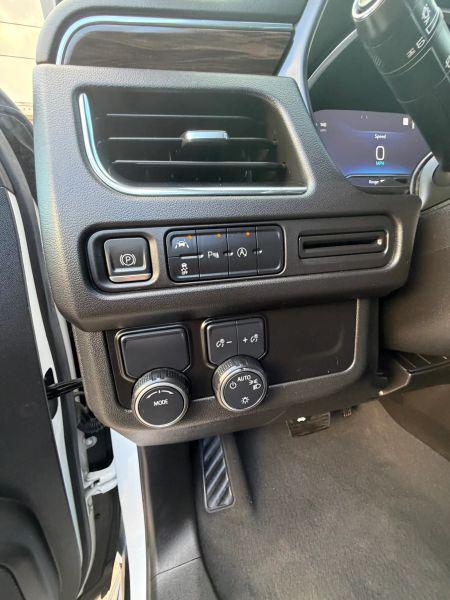 2023 Chevrolet Suburban 2WD LT
