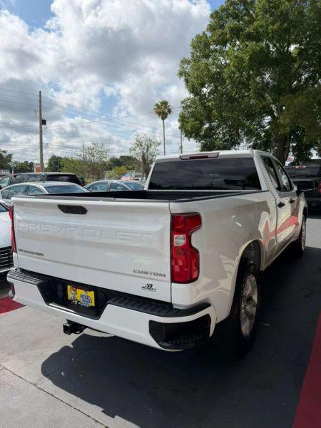 2021 Chevrolet Silverado 1500 2WD Double Cab Standard Bed Custom