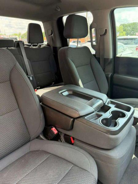 2021 Chevrolet Silverado 1500 2WD Double Cab Standard Bed Custom