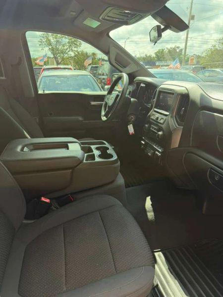 2021 Chevrolet Silverado 1500 2WD Double Cab Standard Bed Custom
