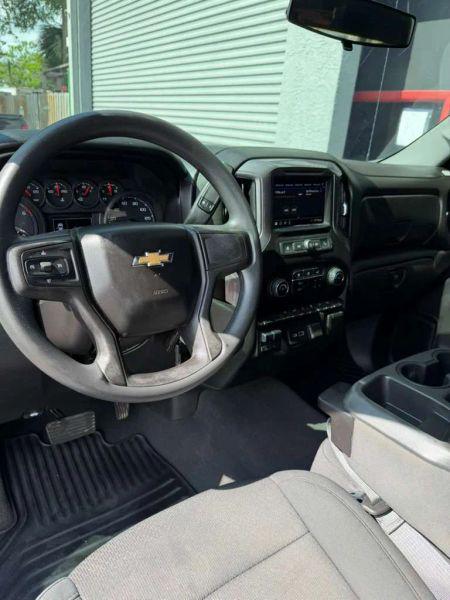 2021 Chevrolet Silverado 1500 2WD Double Cab Standard Bed Custom