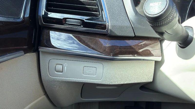 2016 Volvo XC90 T6 Momentum