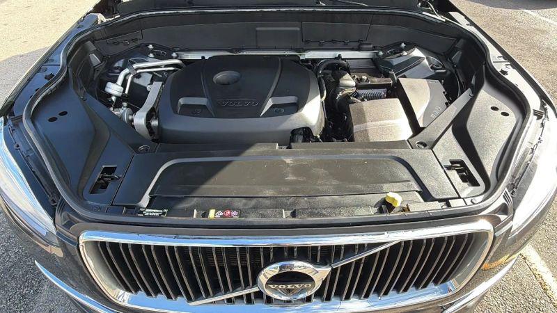 2016 Volvo XC90 T6 Momentum