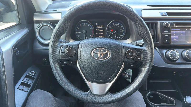 2017 Toyota RAV4 LE