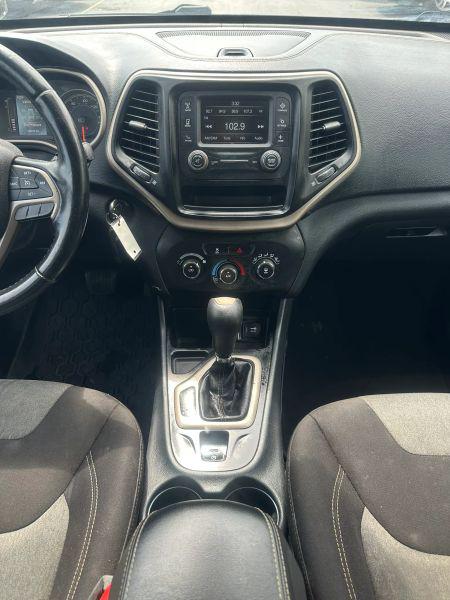2016 Jeep Cherokee Altitude
