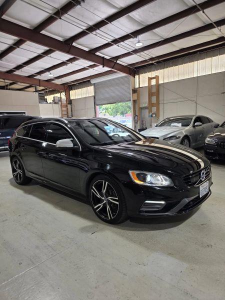 2017 Volvo V60 T6 R-Design Platinum