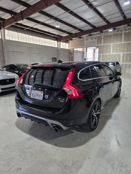 2017 Volvo V60 T6 R-Design Platinum
