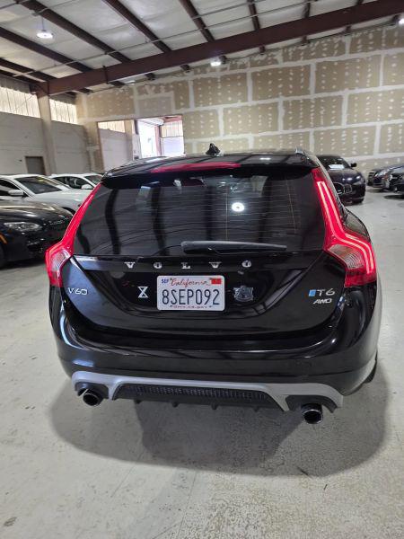 2017 Volvo V60 T6 R-Design Platinum