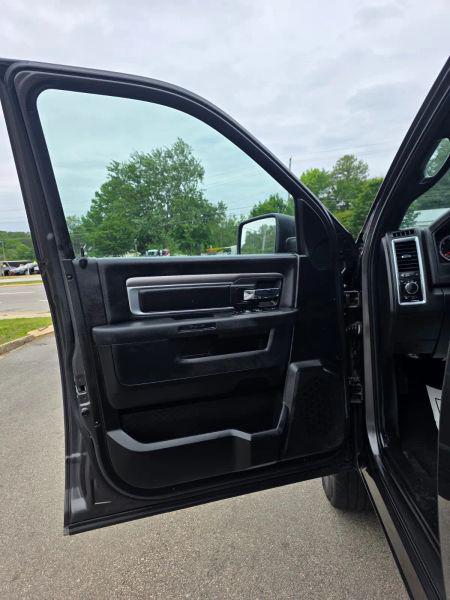 2024 Ram 1500 Classic Warlock Crew Cab 4x4 5'7" Box