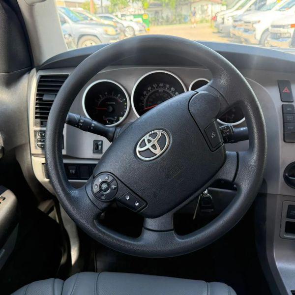 2013 Toyota Tundra Grade 5.7L V8