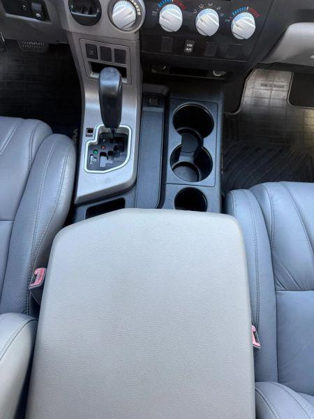 2013 Toyota Tundra Grade 5.7L V8