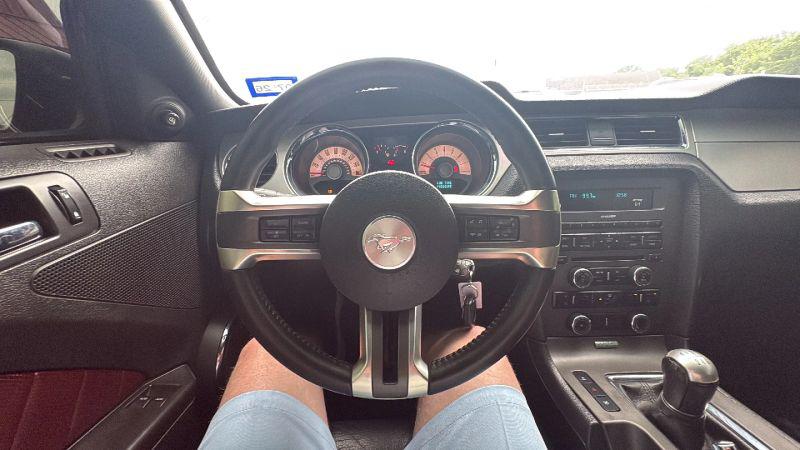 2012 Ford Mustang V6 Premium