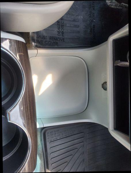 2017 Toyota Sienna XLE 8 Passenger