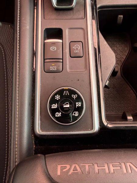 2025 Nissan Pathfinder SV 4WD