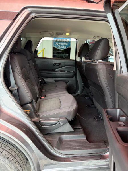 2025 Nissan Pathfinder SV 4WD