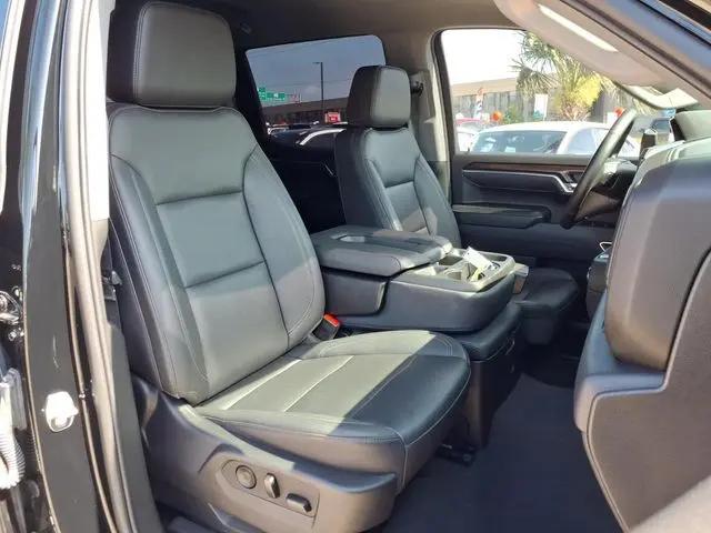 2024 GMC Sierra 1500 4WD Crew Cab Short Box SLT